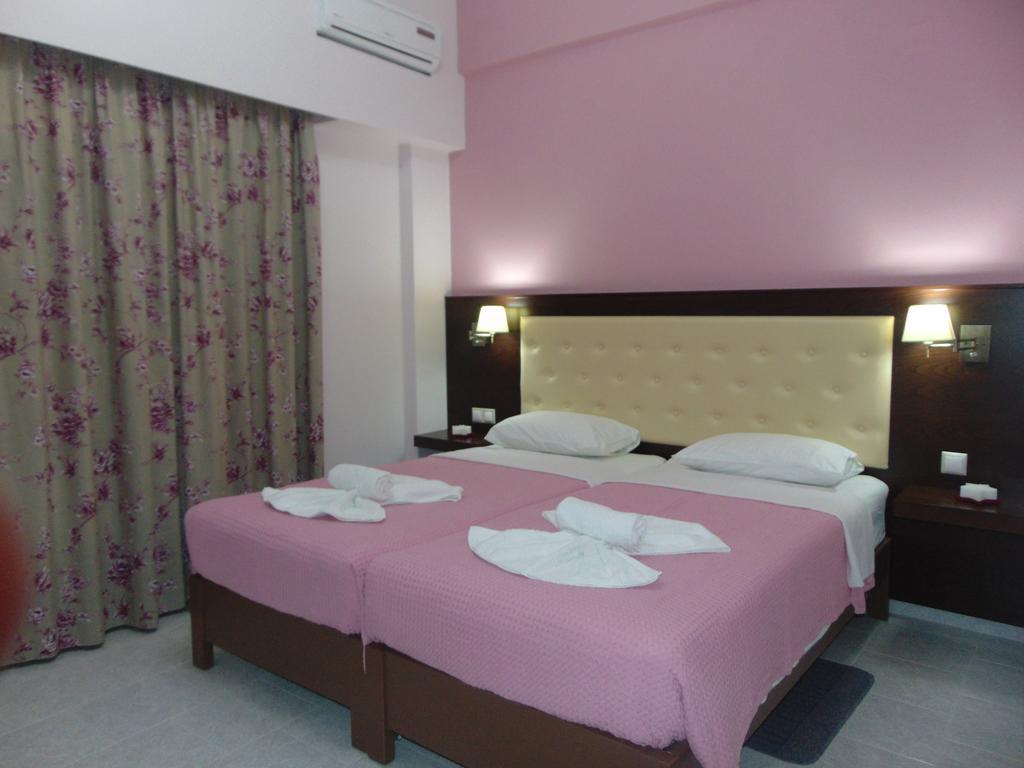Hotel Avra à Agia Galini Extérieur photo